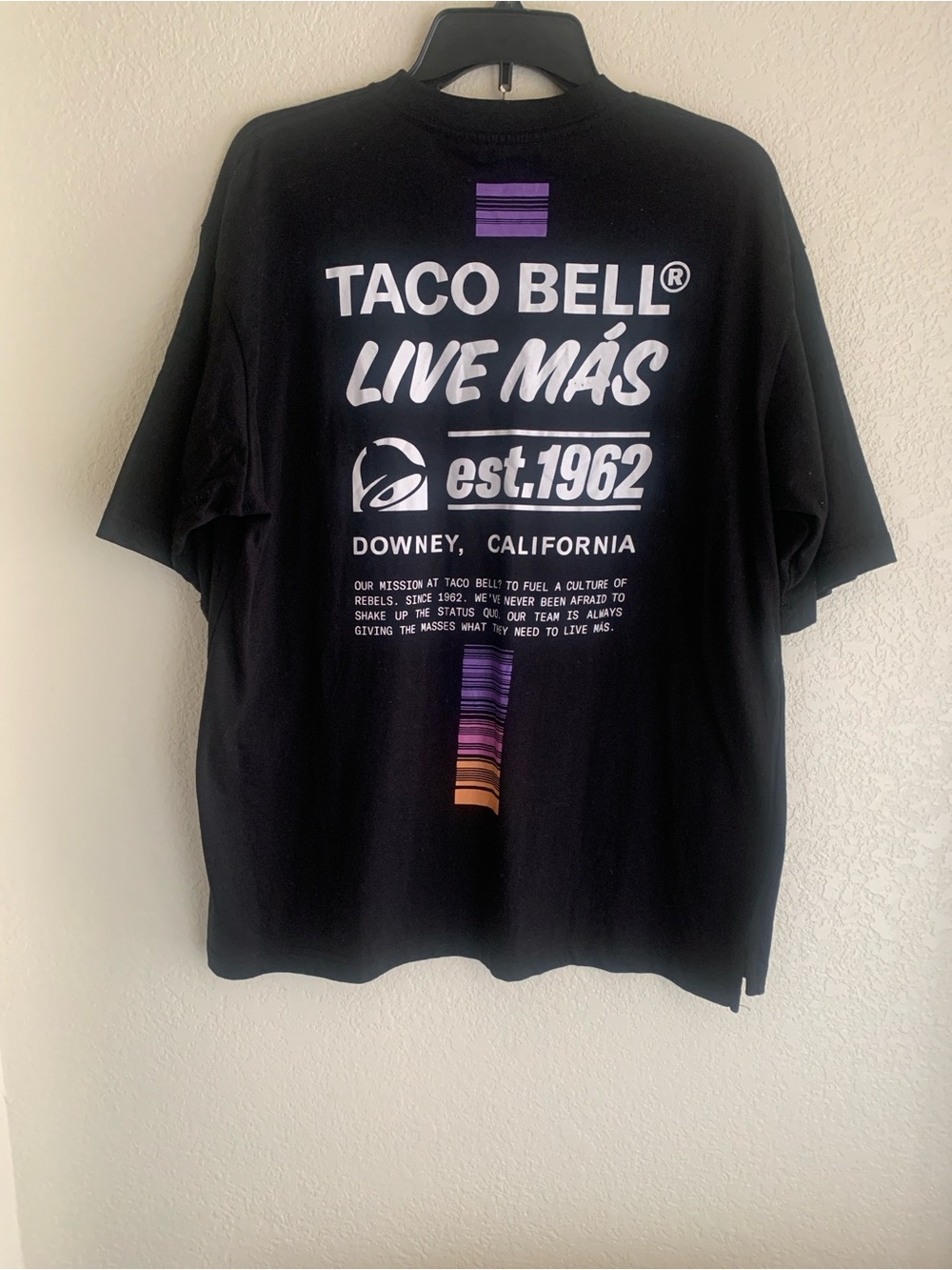Menś Shirt Taco Bell Foundation Live Más Black Graphic Tee Size L